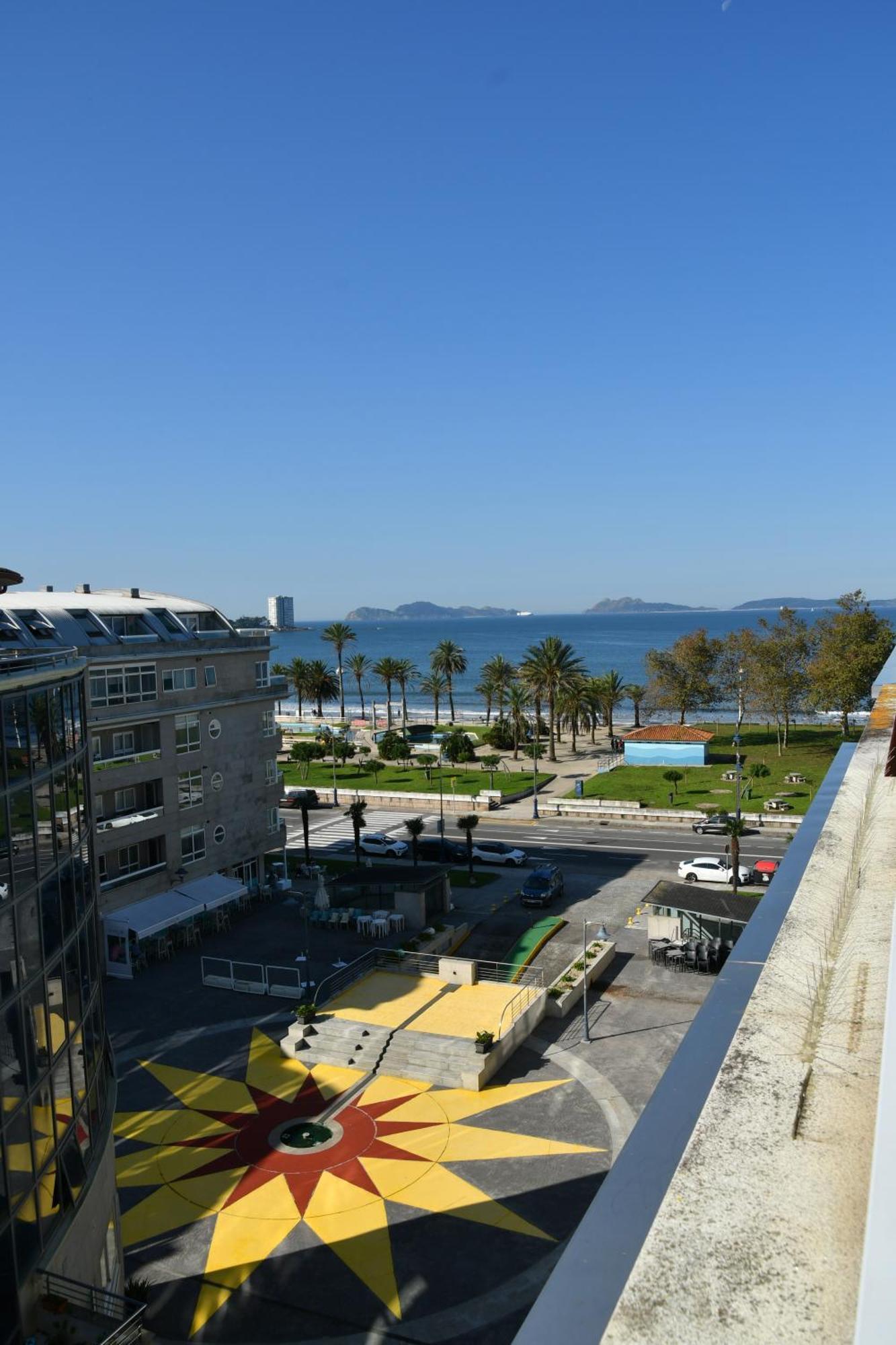 Primera Linea De Playa Samil Costa Con Garaje Incluido Vigo Exterior foto