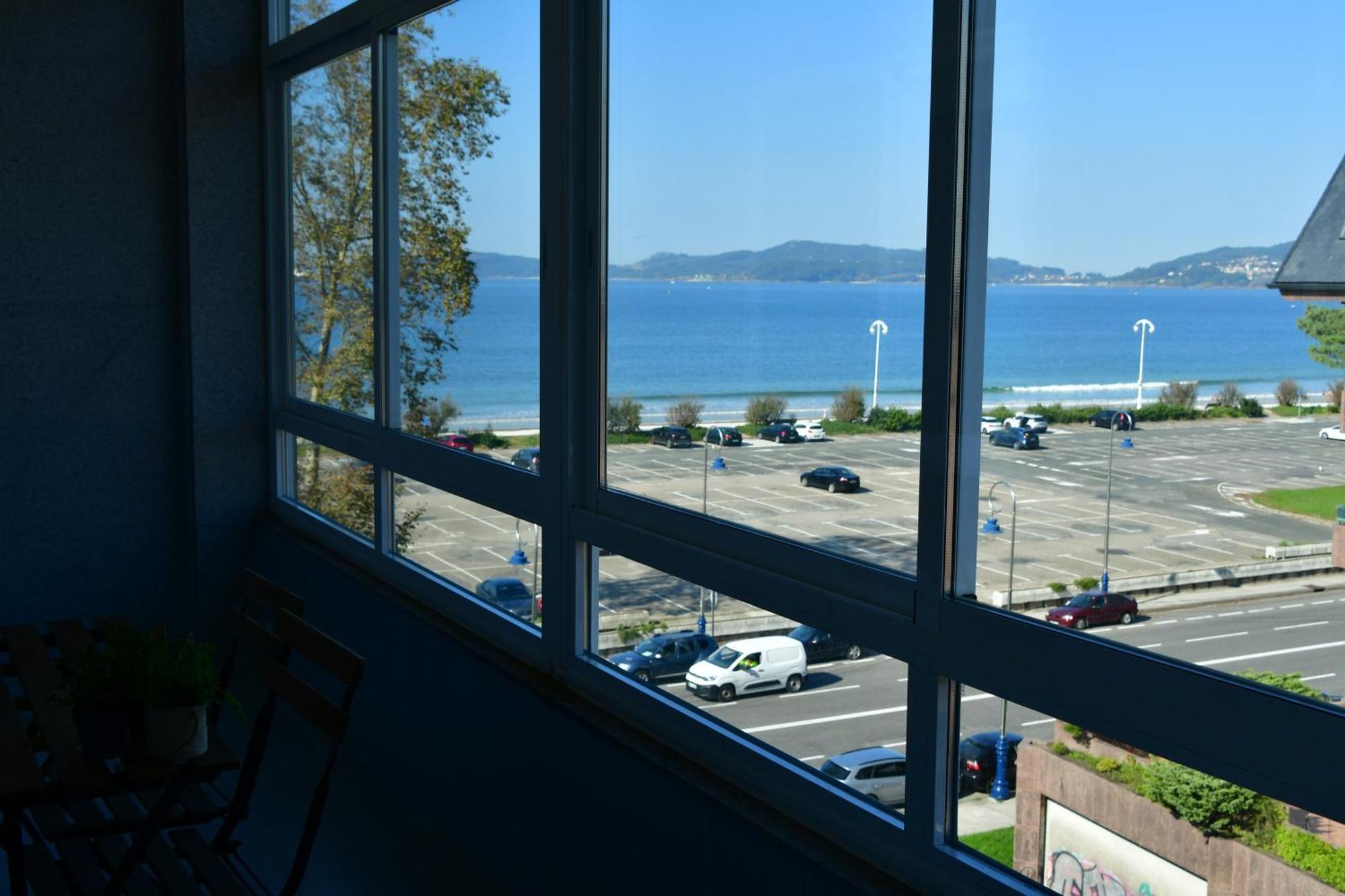Primera Linea De Playa Samil Costa Con Garaje Incluido Vigo Exterior foto
