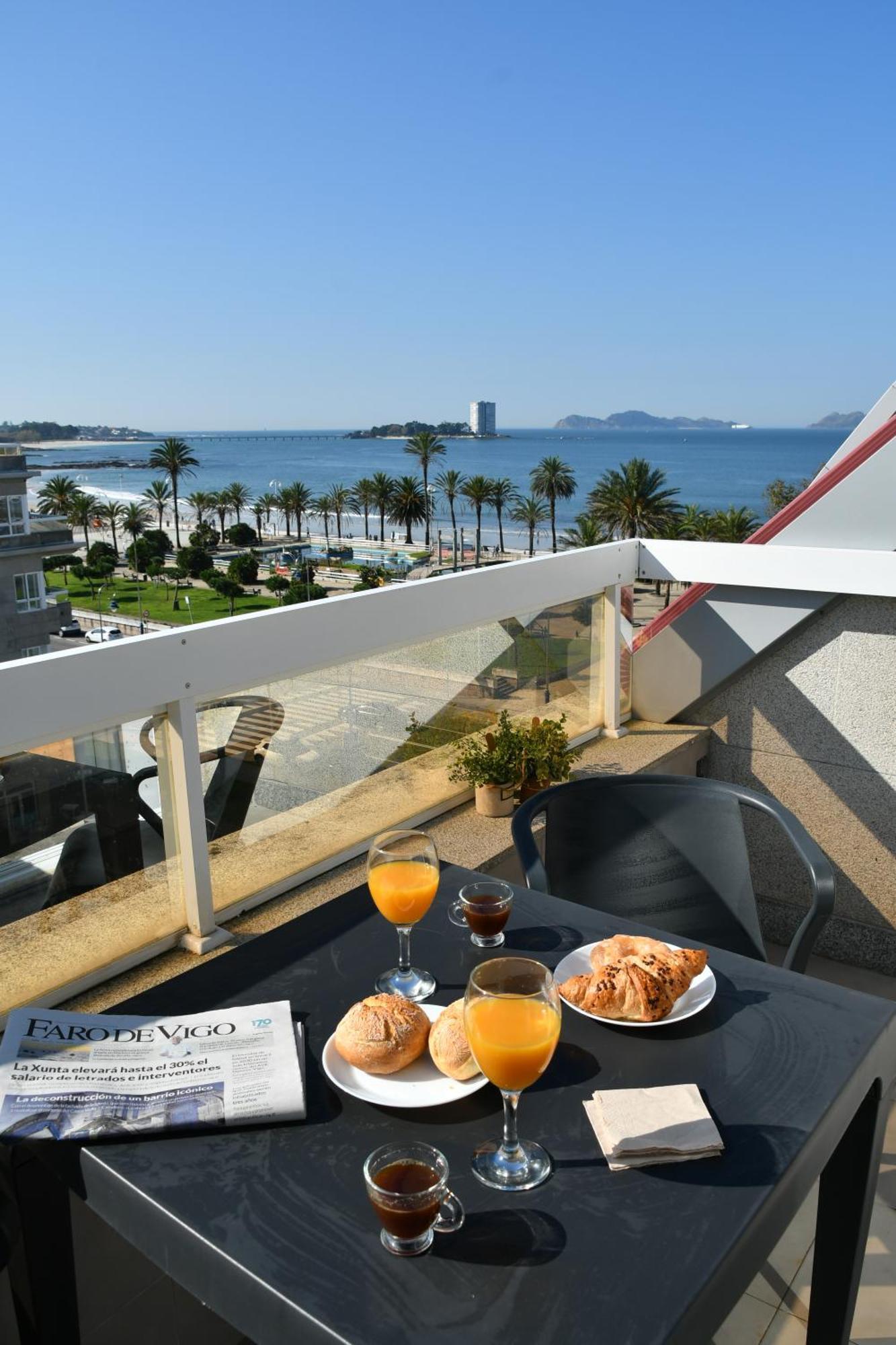 Primera Linea De Playa Samil Costa Con Garaje Incluido Vigo Exterior foto