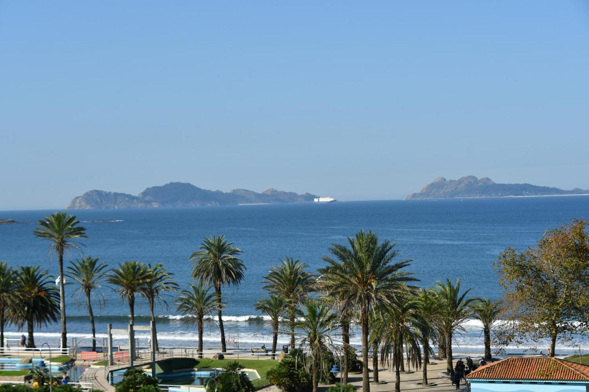 Primera Linea De Playa Samil Costa Con Garaje Incluido Vigo Exterior foto