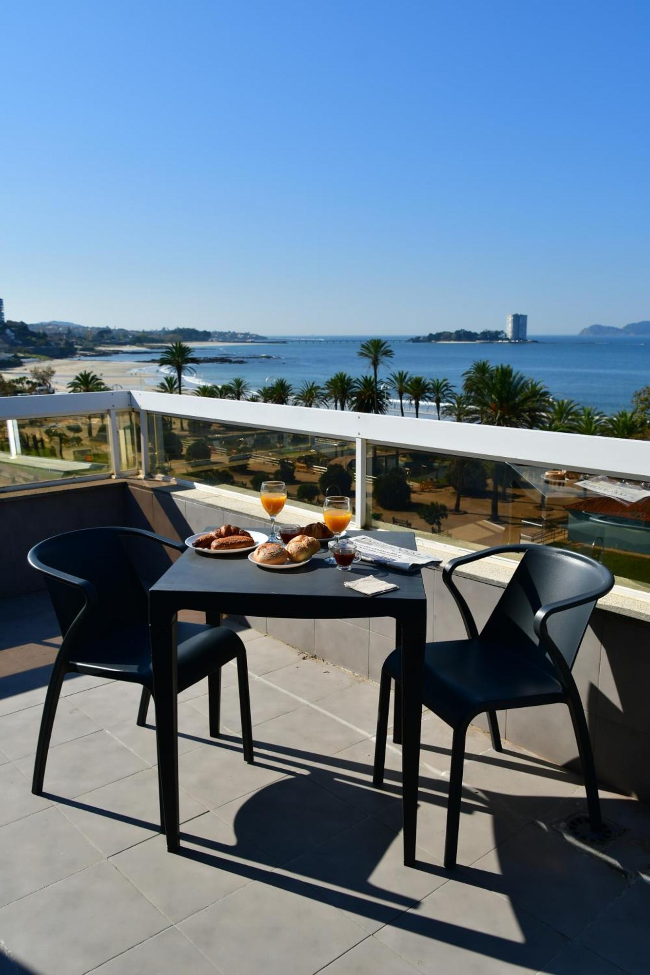 Primera Linea De Playa Samil Costa Con Garaje Incluido Vigo Exterior foto